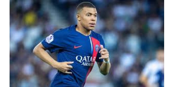 Kylian Mbappé eist achterstallig loon van Paris Saint-Germain via de deurwaarder